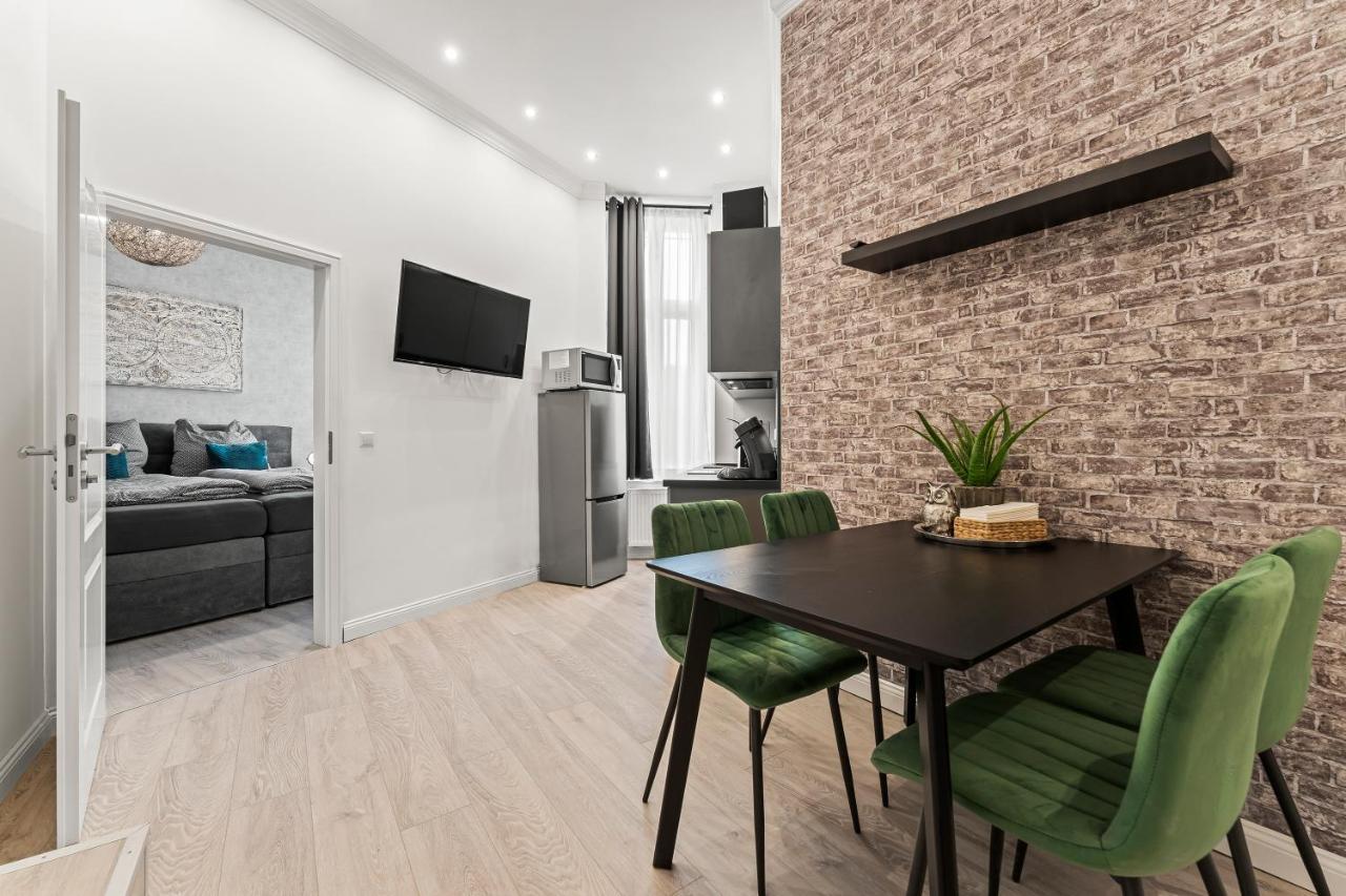 The Mierendorf Hinterhaus, 2 Bed Up To 4 People Appartement Berlijn